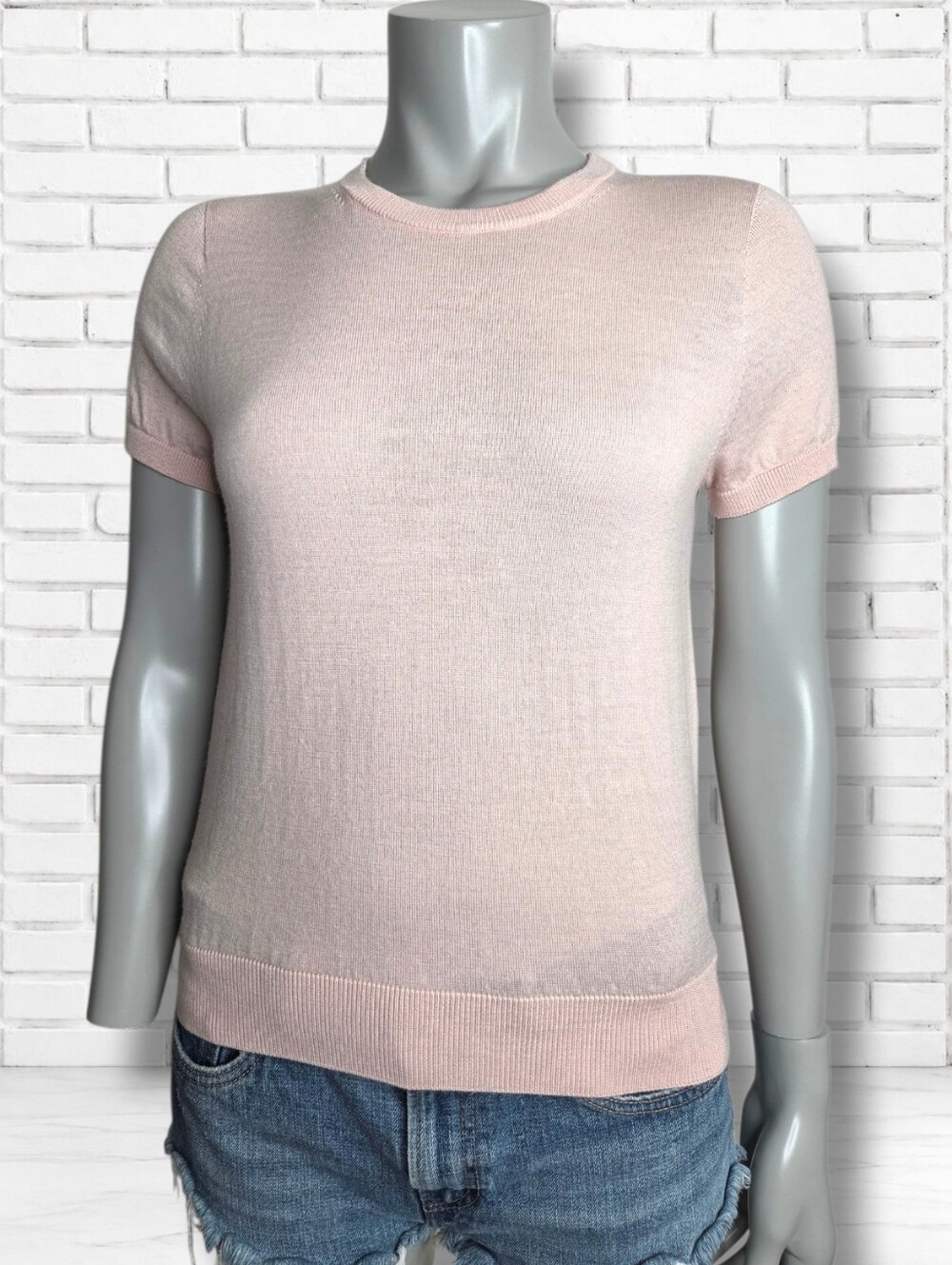 Uniqlo Size M Merino Wool Light Pink Crew Neck Short Sleeve Sweater